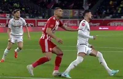 Două faze controversate în Sepsi - Rapid » Giuleștenii au cerut penalty de două ori în 5 minute