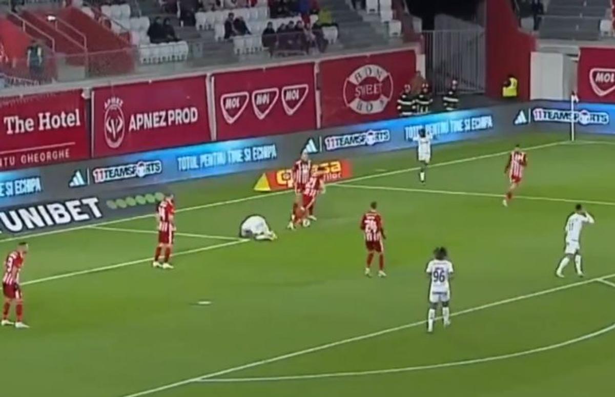 Două faze controversate în Sepsi - Rapid » Giuleștenii au cerut penalty de două ori în 5 minute