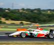 „Dacă ți-e frică, n-ai șanse!” » Povestea puștiului din România care „aleargă” cu 250 km/h la Imola sau Barcelona, cu speranța de Formula 1