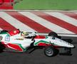 „Dacă ți-e frică, n-ai șanse!” » Povestea puștiului din România care „aleargă” cu 250 km/h la Imola sau Barcelona, cu speranța de Formula 1