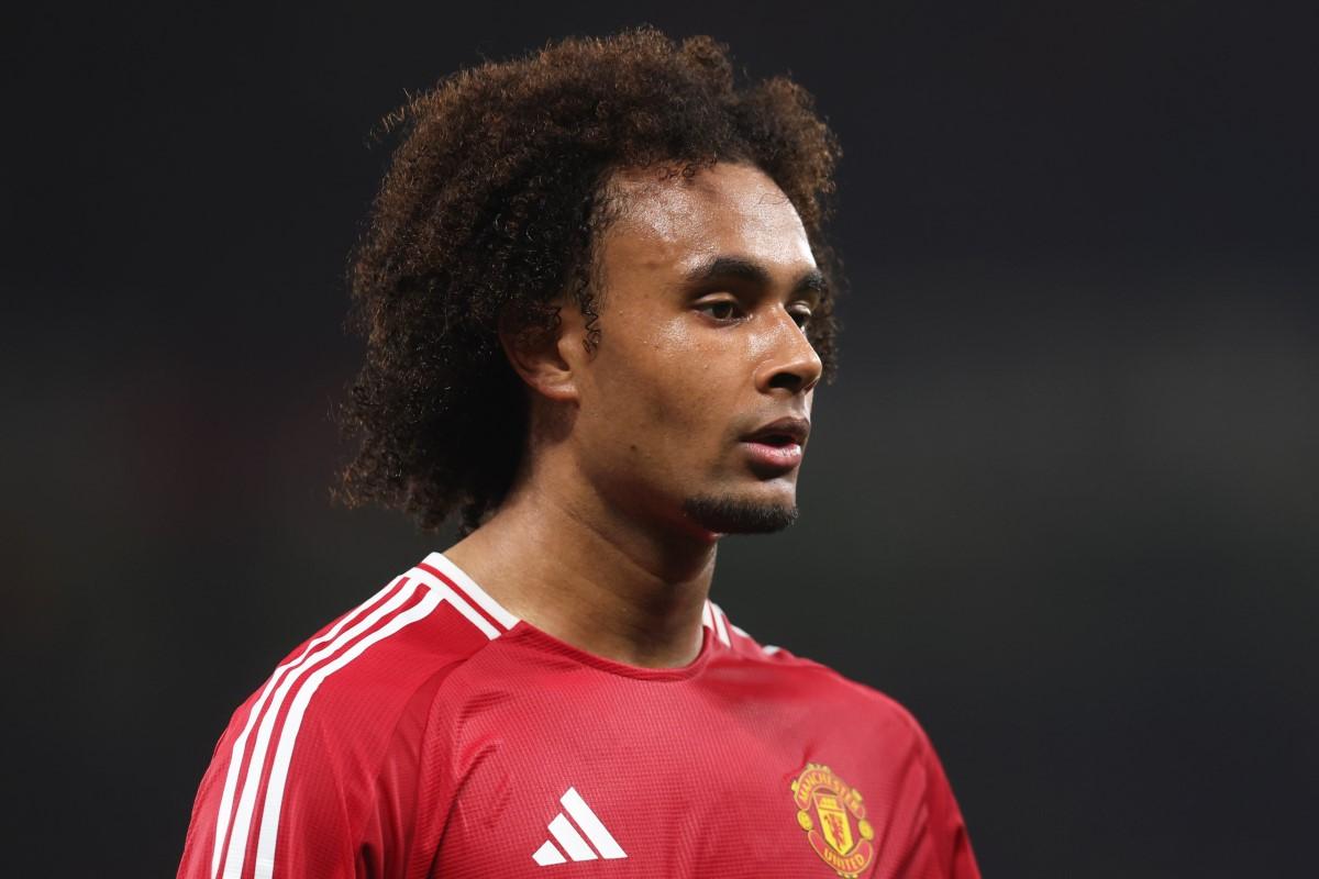 „Intrăm pe teren!” » Jucătorul de 40 de milioane a ajuns subiect de glume printre fanii lui Manchester United. Ce s-a auzit pe Old Trafford