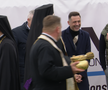 Preoți-antrenori, 2500 de mici, mămăligă amestecată cu bormașina și o galerie cu Mirel Rădoi, Claudiu Răducanu sau Adi Ilie prezenți » GSP a asistat la „cuplajul anului”, la o parohie: „Mama nu m-a lăsat, dar m-a vopsit mamaie”
