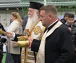 Preoți-antrenori, 2500 de mici, mămăligă amestecată cu bormașina și o galerie cu Mirel Rădoi, Claudiu Răducanu sau Adi Ilie prezenți » GSP a asistat la „cuplajul anului”, la o parohie: „Mama nu m-a lăsat, dar m-a vopsit mamaie”