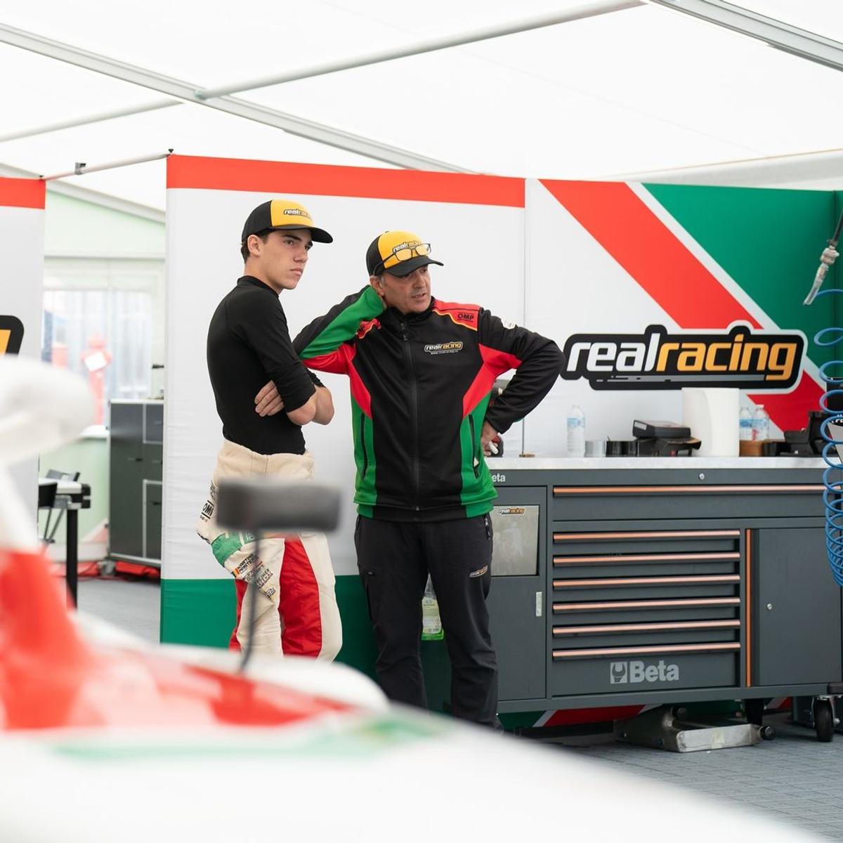 Luca Viișoreanu, puștiul de 15 ani care „aleargă” pe circuitele din Formula 4
