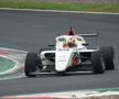 „Dacă ți-e frică, n-ai șanse!” » Povestea puștiului din România care „aleargă” cu 250 km/h la Imola sau Barcelona, cu speranța de Formula 1