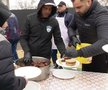 Antrenori în sutană, 2500 mici, mămăligă amestecată cu bormașina și Liturghie pe terenul sintetic, cu Mirel Rădoi, Claudiu Răducanu sau Adi Ilie drept martori » GSP a asistat la un turneu între echipele de fotbal a opt parohii din județul Teleorman