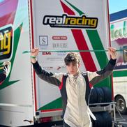 Luca Viișoreanu, puștiul de 15 ani care „aleargă” pe circuitele din Formula 4