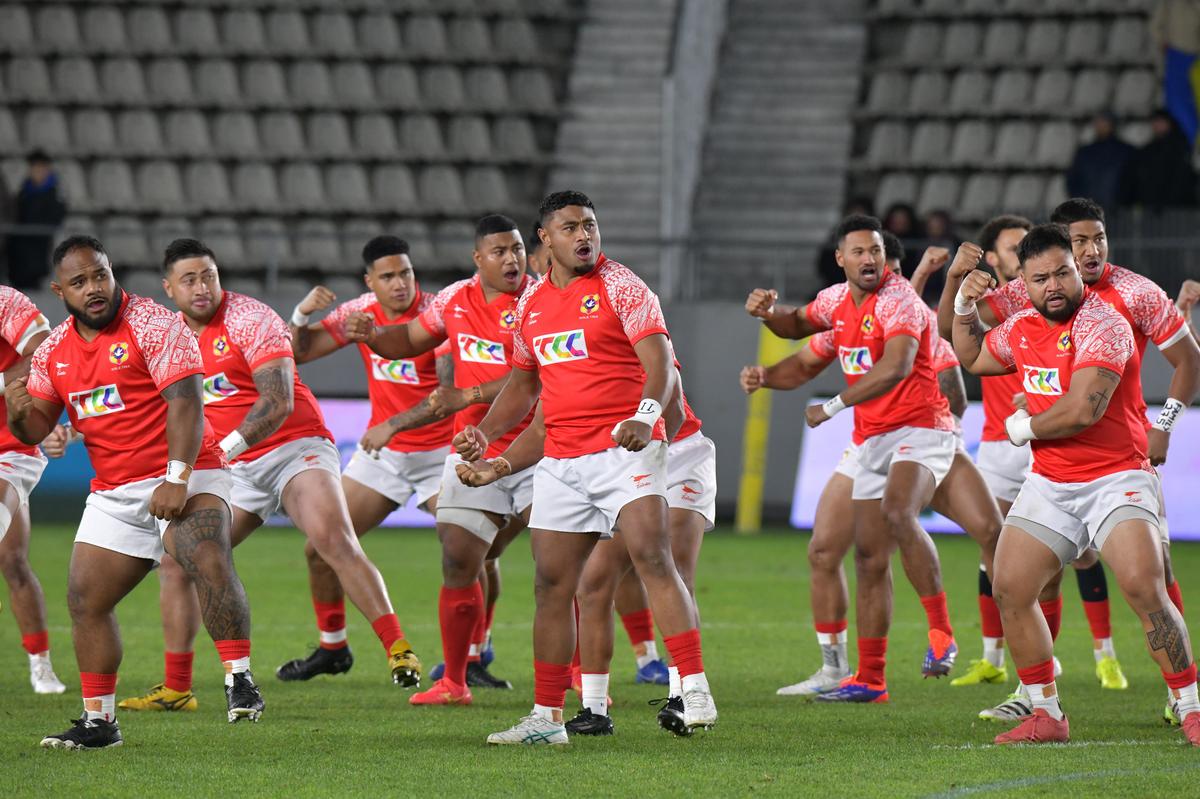 Fotoreporterul GSP a surprins imaginea serii după România – Tonga: tatuaj spectaculos, cu un urs, pentru un rugbyst român