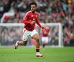 „Intrăm pe teren!” » Jucătorul de 40 de milioane a ajuns subiect de glume printre fanii lui Manchester United. Ce s-a auzit pe Old Trafford