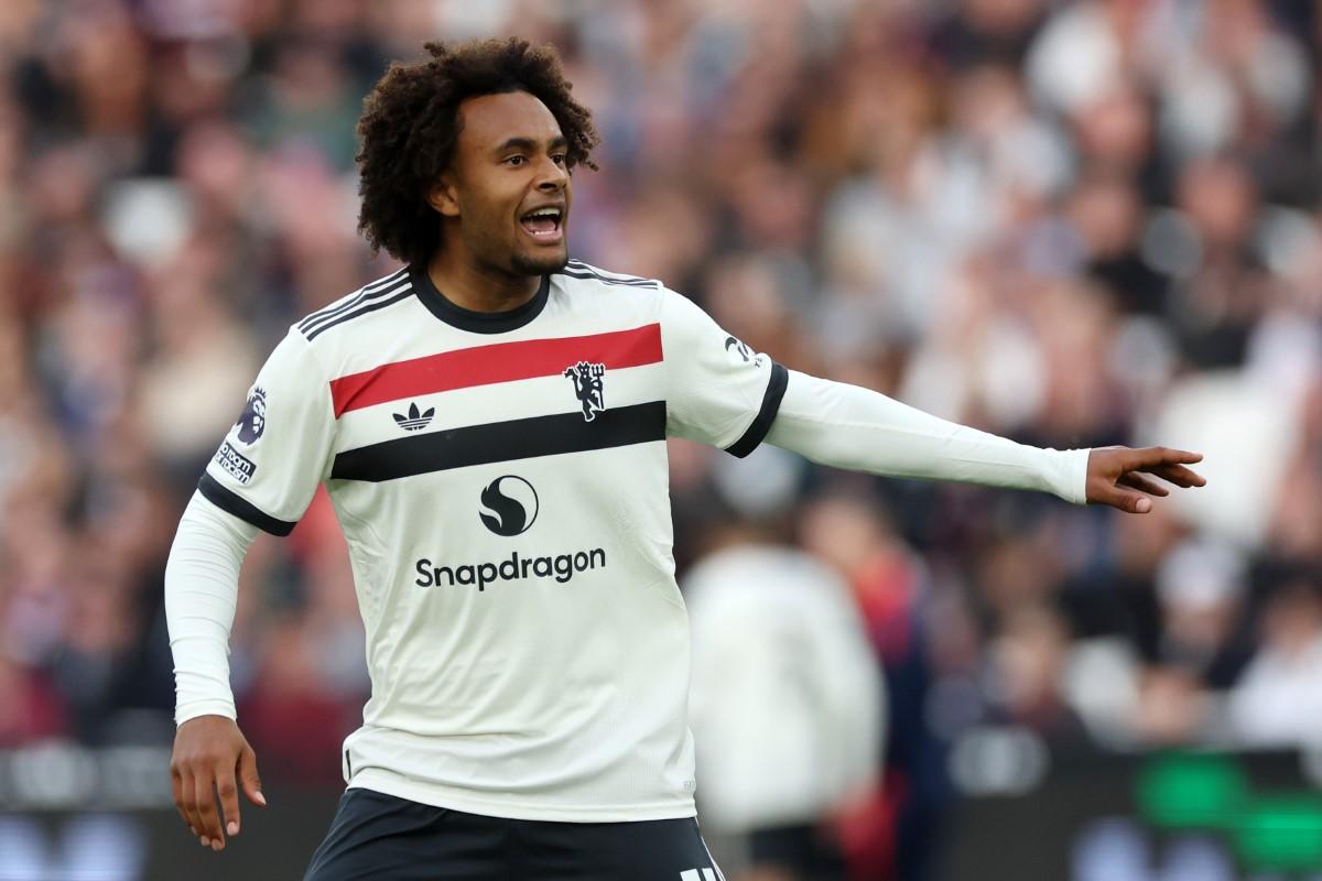 „Intrăm pe teren!” » Jucătorul de 40 de milioane a ajuns subiect de glume printre fanii lui Manchester United. Ce s-a auzit pe Old Trafford