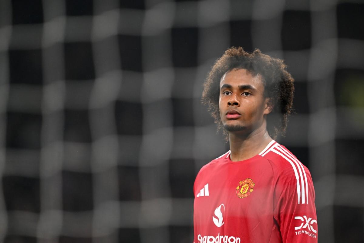 „Intrăm pe teren!” » Jucătorul de 40 de milioane a ajuns subiect de glume printre fanii lui Manchester United. Ce s-a auzit pe Old Trafford