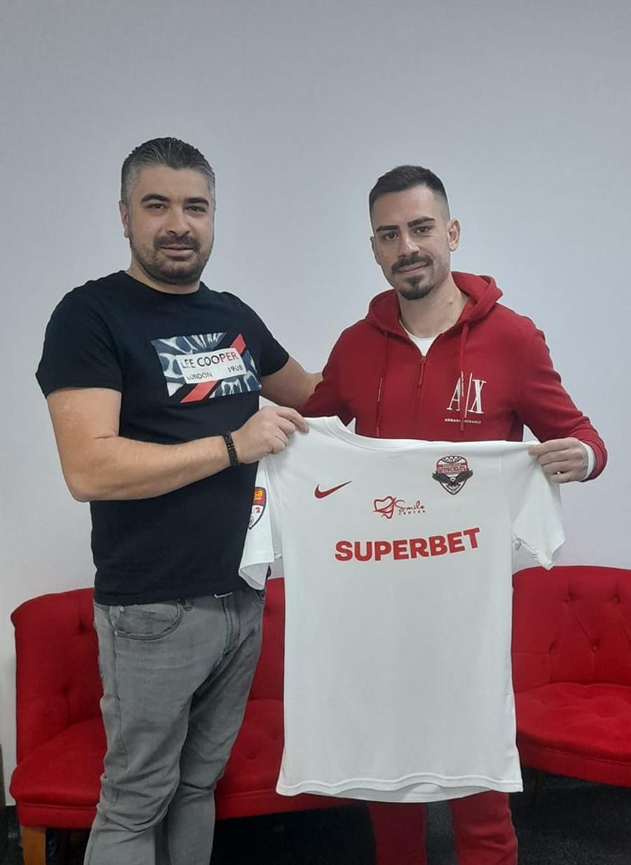 Andrei Radu a semnat cu Câmpulung, foto: Facebook Fotbalistul care a renunțat la 30.000 de euro pentru a pleca de la Dinamo a semnat: „Bine ai venit!”