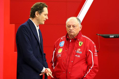 Elkann, alături de Fred Vasseur, directorul Ferrari // foto: Guliver/gettyimages