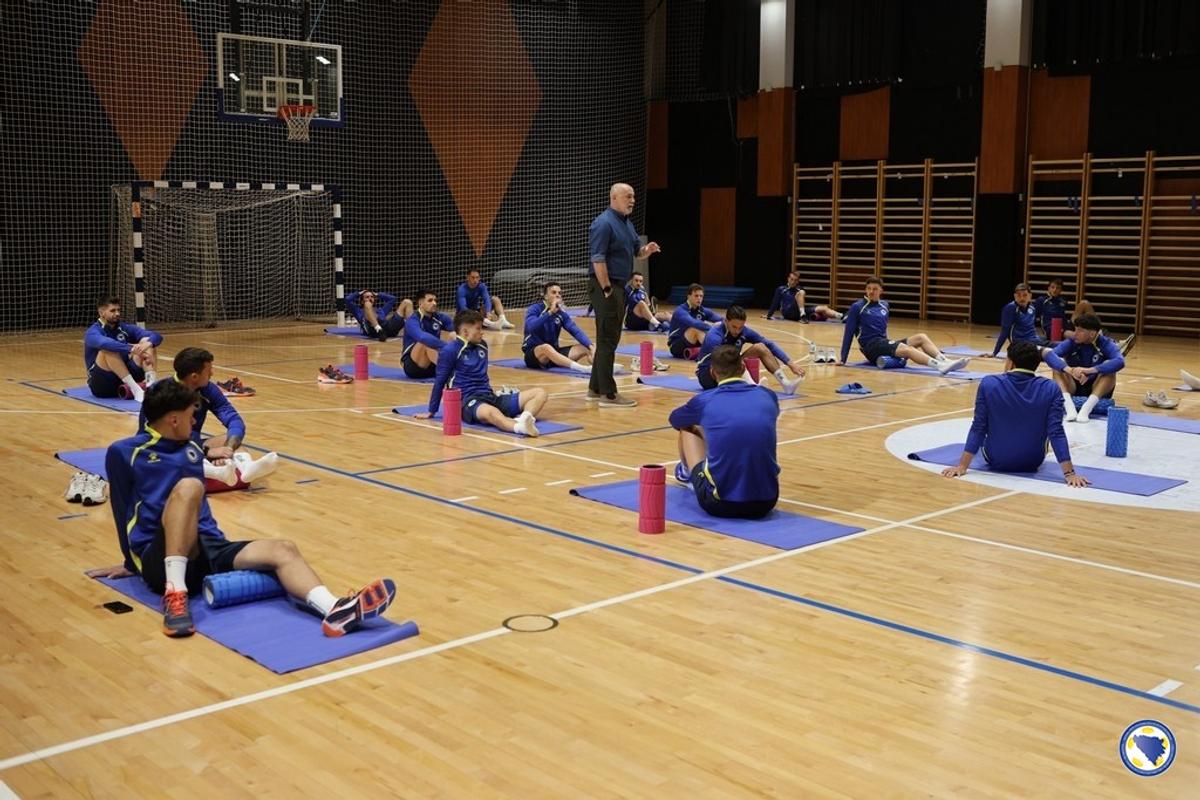 Antrenament neobișnuit înainte de meciul cu România » Bosnia s-a pregătit în interiorul hotelului