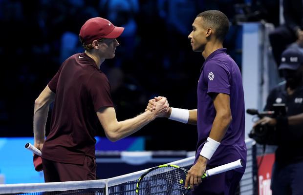 Jannik Sinner începe în forță cursa de apărare a titlului la ATP Finals: doar 10 puncte cedate cu serviciul
