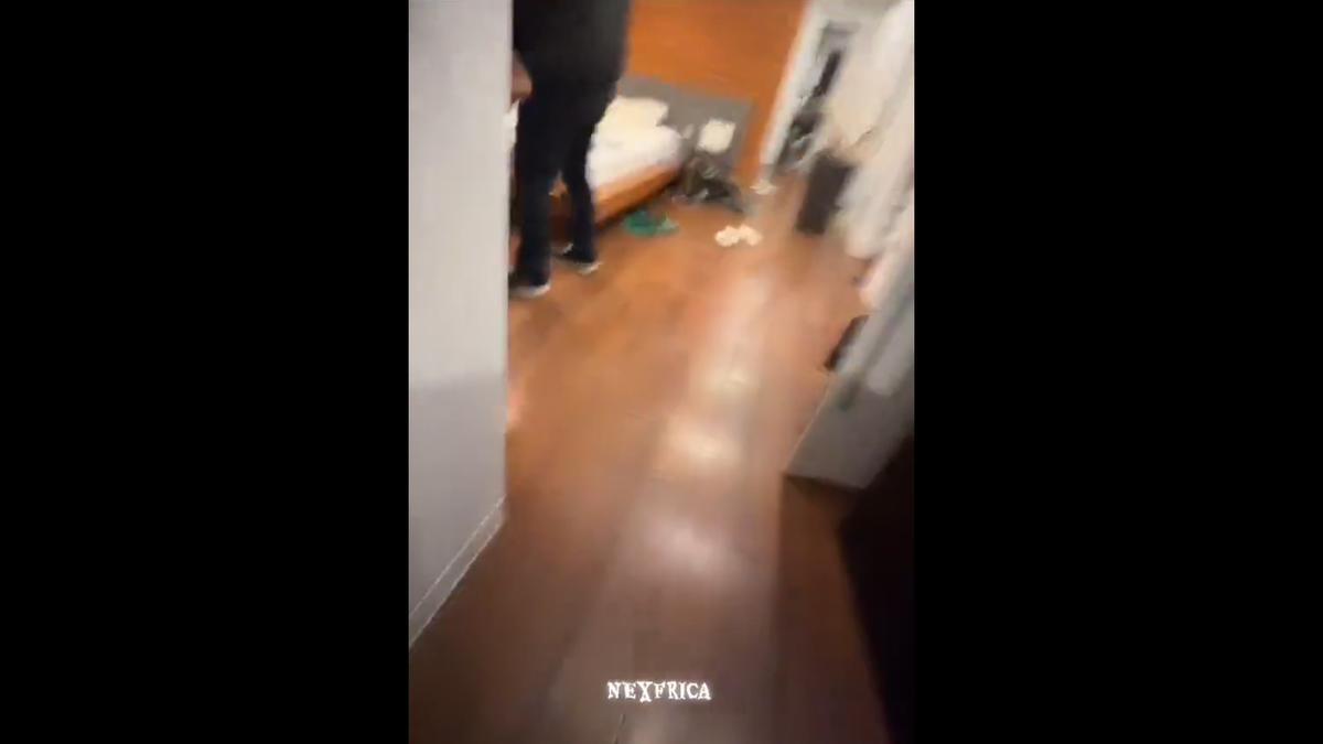 Moumi Ngamaleu, prins în flagrant cu amanta