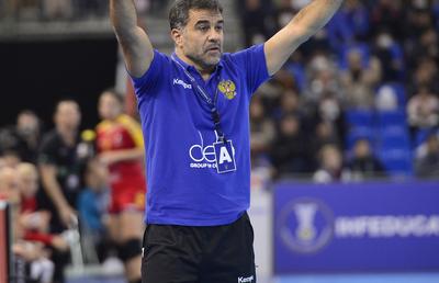 CORESPONDENȚĂ DIN JAPONIA // EXCLUSIV Selecționerul Rusiei a vorbit cu GSP despre scandalul momentului în sportul mondial: „De ce mă întrebați asta?" » Ironie la final