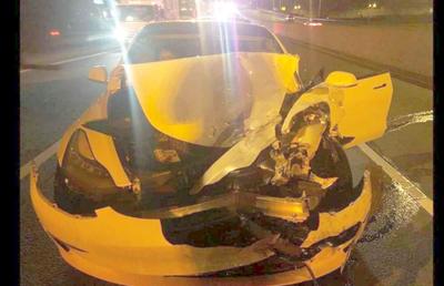 FOTO S-a proptit în mașina de poliție! Încă un accident cu o Tesla pe pilot automat