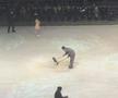 VIDEO Imagini incredibile! Fiasco cu țevi sparte și găuri în gheață la show-ul lui Evgeni Plushenko de la Cluj! Multiplul campion olimpic acuză, după ce a căzut: „Parcă era Fontana di Trevi! Aţi văzut vreodată aşa ceva?”