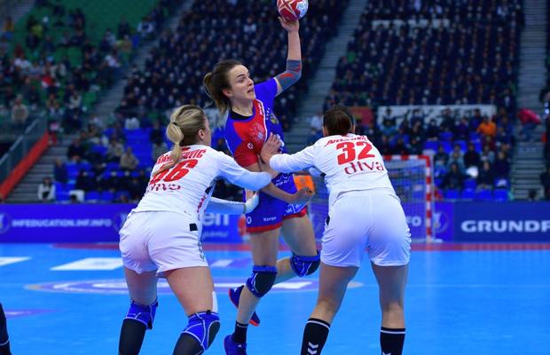 CAMPIONATUL MONDIAL DE HANDBAL // Procentaj 100% » Rusia s-a distrat și cu Muntenegru și e prima echipă calificată în semifinale