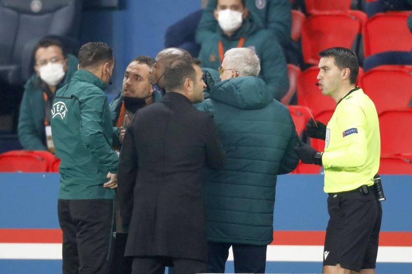 Momentul scandalului din PSG - Istanbul Basaksehir // foto: Reuters