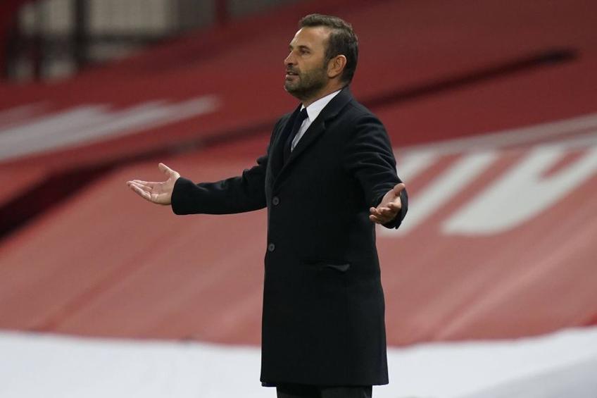Okan Buruk (47 de ani), antrenorul lui Bașakșehir, a oferit declarații la finalul meciului cu PSG (1-5) despre incidentul petrecut marți seară în capitala Franței, când Colțescu a fost protagonistul unui derapaj rasist.