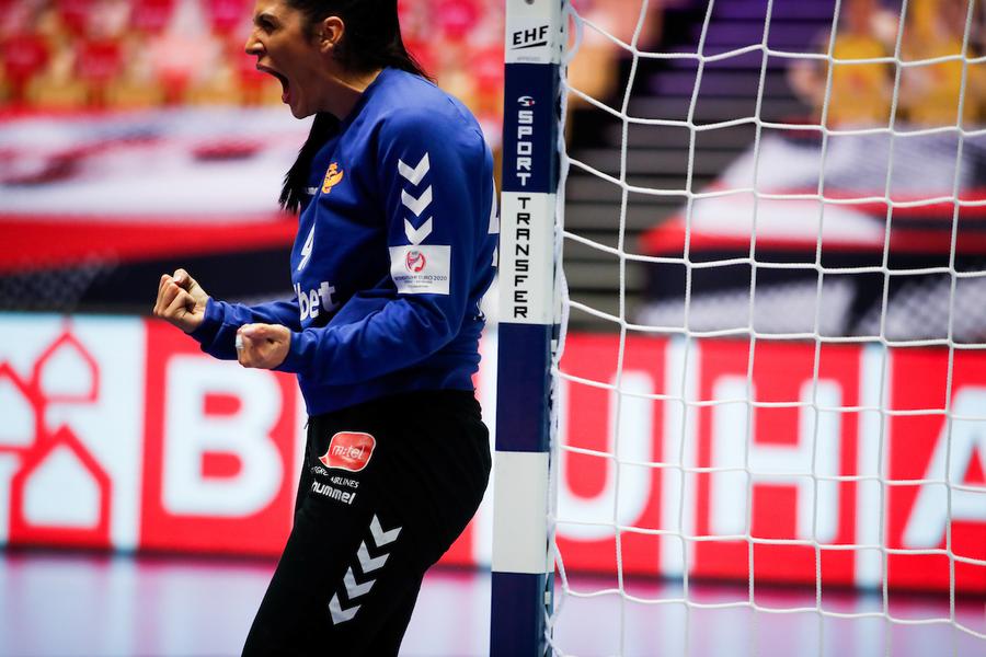 Marta Batinovici, portarul Muntenegrului FOTO Anze Malovrh / kolektiffimages Se configurează careul de ași la Europeanul de handbal: Norvegia, Franța, Rusia și Croația, punctaj maxim