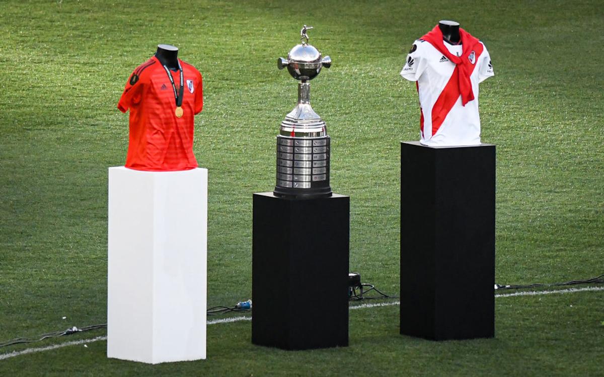 Imagini fabuloase din Argentina: antrenorul a cântat cu fanii, președintele și managerul au plâns! Discurs emoționant: „Închideți ochii și imaginați-vă”