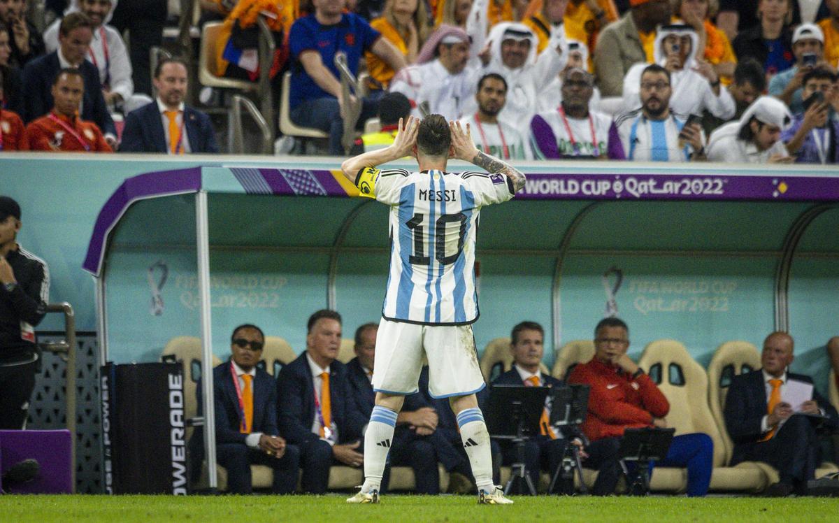Explicația gestului făcut de Messi la finalul meciului dintre Țările de Jos și Argentina » De ce s-a bucurat în fața lui Van Gaal + L-a făcut praf în direct