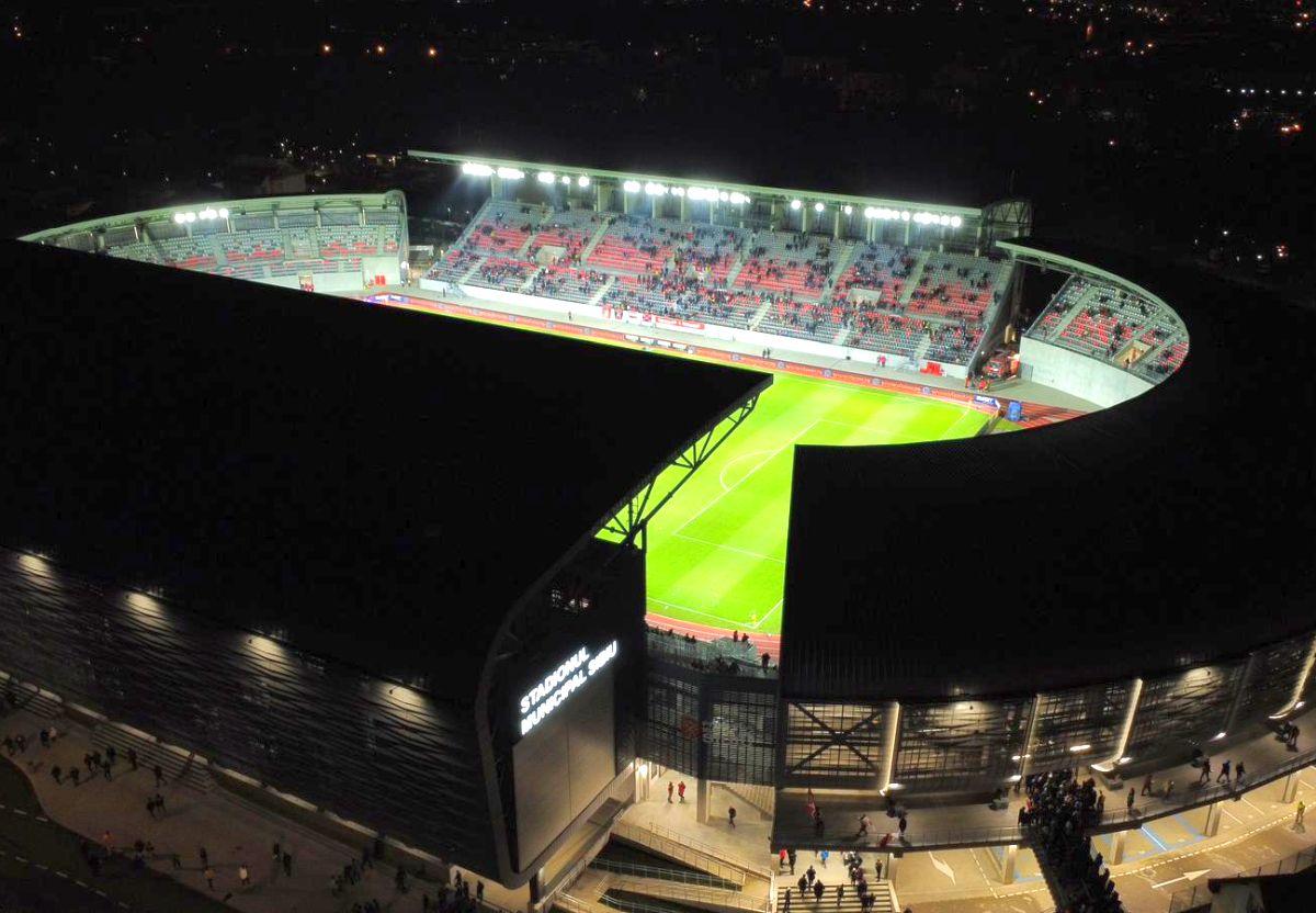 Imagini dronă stadion Sibiu: cum arată noua arenă din parcul „Sub Arini”