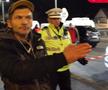 Un suporter a fost escortat de poliție după ce a intrat cu forța în zona media / Captură GSP Video