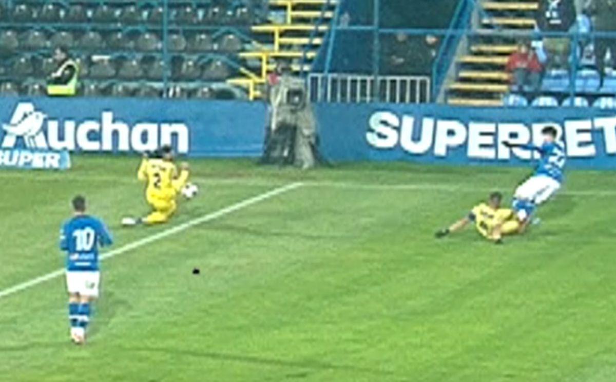 Penalty controversat dictat pentru Farul » Reluările nu sunt clare, dar Chivulete a întors decizia!