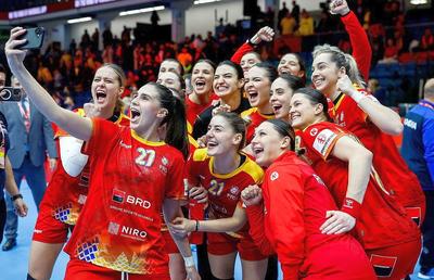 Naționala de handbal nu are selecționer, dar Federația a anunțat lotul lărgit pentru Campionatul Mondial