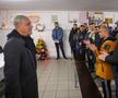 Sorin Cârțu a fost aplaudat de deținuți / Foto: Facebook Universitatea Craiova