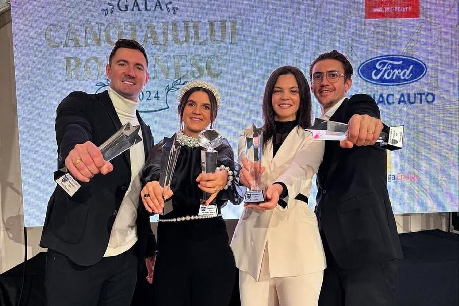 Marius Cozmiuc, Ionela Cozmiuc cu cele două trofee, Maria Lehaci și Florin Lehaci, familiile premiate Foto: Instagram Marian Enache și Andrei Cornea, declarați „Echipajul anului” la Gala Canotajului » Ionela Cozmiuc, Premiu Special