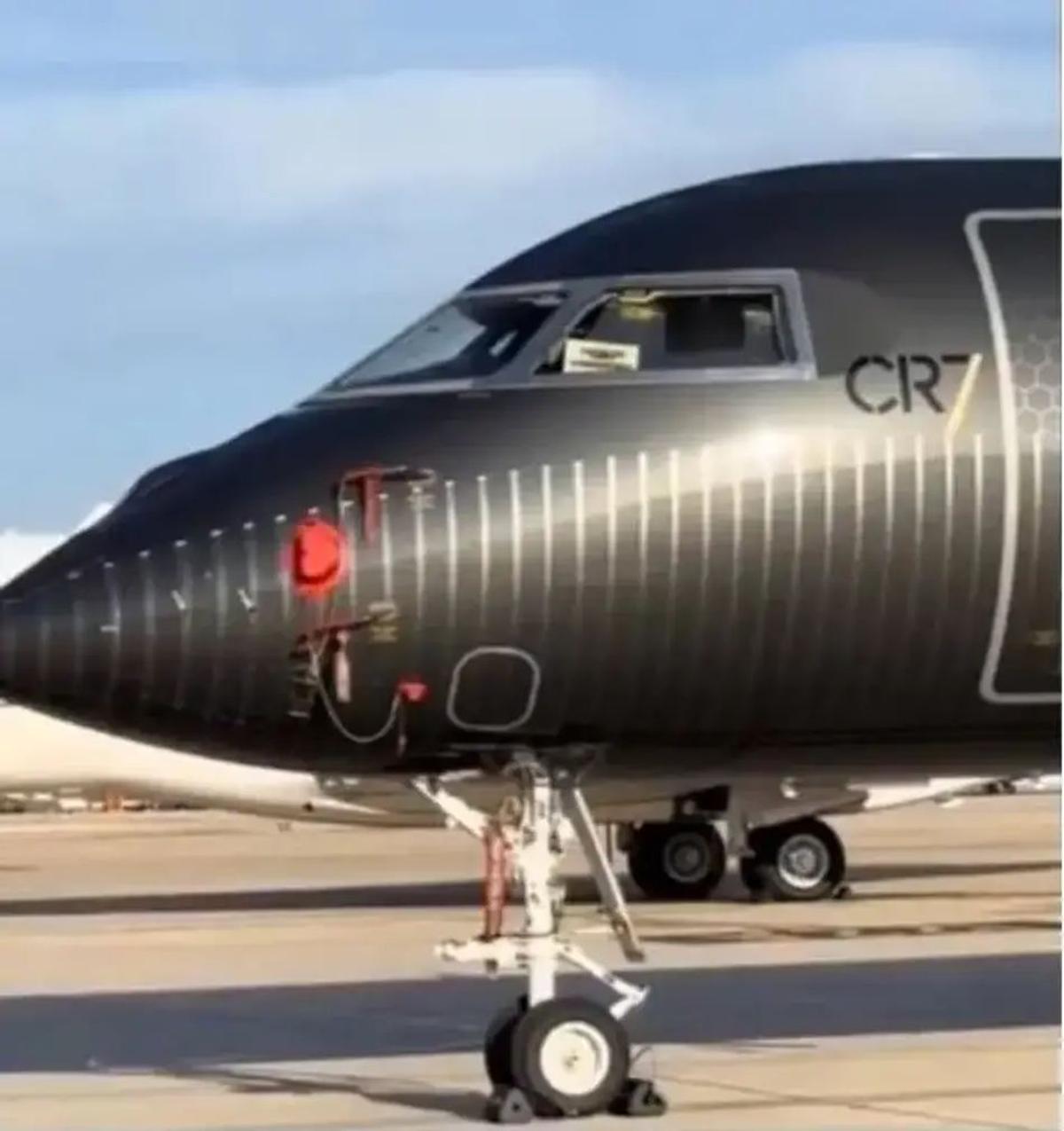 Cristiano Ronaldo și-a personalizat avionul. Cât costă și cum arată aeronava de lux a căpitanului portughez