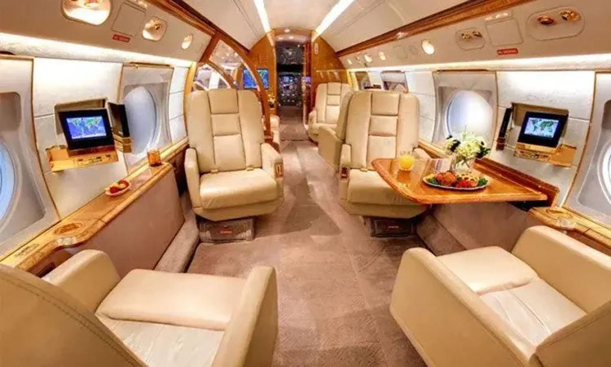 Cristiano Ronaldo și-a personalizat avionul. Cât costă și cum arată aeronava de lux a căpitanului portughez