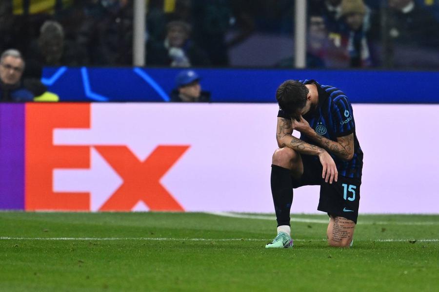 Francesco Acerbi (37 de ani) intră în ianuarie în ultimele șase lui de cotnract cu Inter și aproape sigur va pleca de la echipa lui Chivu / Foto: Imago Veste excelentă pentru Cristi Chivu: titularul deja și-a reluat antrenamentele » În ce meci poate reveni la Inter