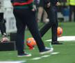 Daniele De Rossi (42 de ani), antrenorul lui Genoa, adeptul modei vechi