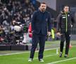 Daniele De Rossi (42 de ani), antrenorul lui Genoa, adeptul modei vechi