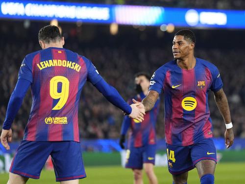 Marcus Rasford (aici alături de Robert Lewandowski în meciul cu Eintracht Frankfurt, scor 3-1) s-a adaptat neaștepta de bine și de repede la FC Barcelona / Foto: Imago