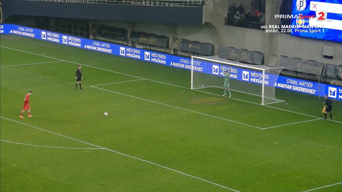 Lovitura de pedeapsă executată de Alexandru Stoian pentru FCSB U19