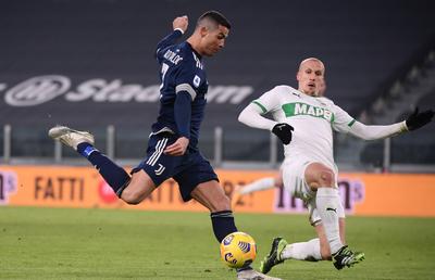 Juventus - Sassuolo 3-1. Vlad Chiricheș, criticat de antrenorul Roberto de Zerbi: „Ar trebui să știe astfel de momente ale jocului” » Ce notă a primit în Gazzetta Dello Sport