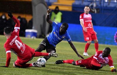 Durii din Liga 1 » Echipele și jucătorii care au faultat cel mai mult în tur + Cei mai drastici arbitri