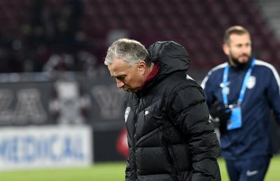 Alarmă la CFR Cluj » Dan Petrescu poate pierde gratis doi oameni de bază