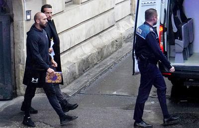 Foștii kickboxeri Tristan și Andrew Tate rămân în arest, după audierile de marți de la Curtea de Apel