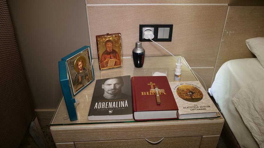 Antonio Sefer a invitat echipa GSP în camera sa și a arătat cititorilor ce ia în bagaj atunci când petrece 10 zile departe de casă
