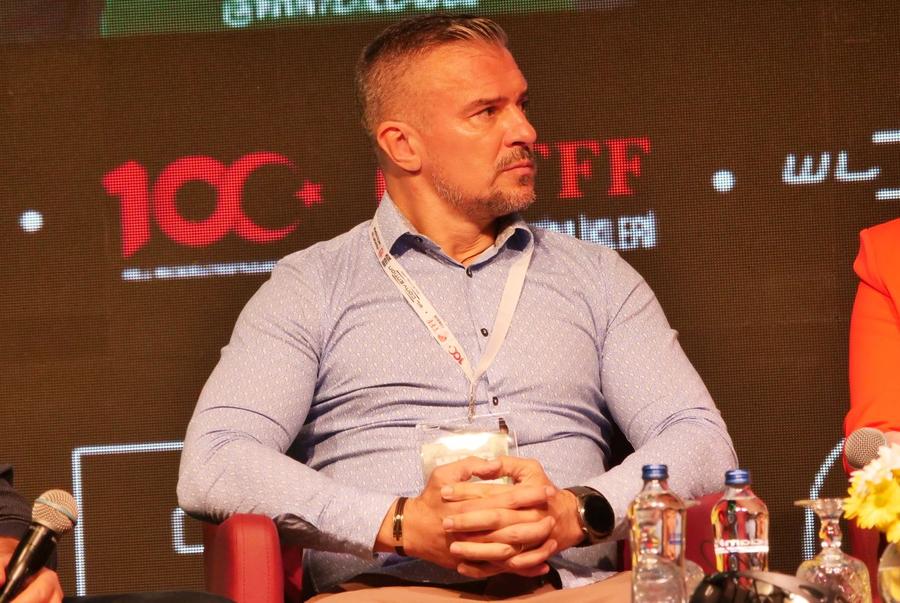 Daniel Pancu, la conferința din Antalya La o conferință alături de Daniel Pancu, Sol Campbell și-a amintit de adversarul Dan Petrescu: „Era fantastic, făcea ambele faze”