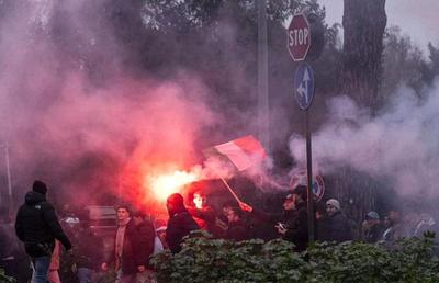 Incidente grave după derby-ul Romei! Un suporter a fost înjunghiat