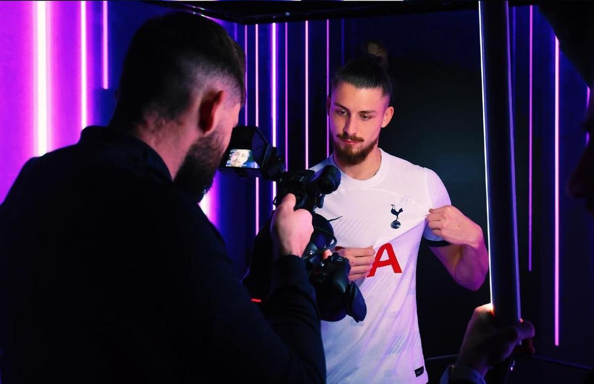 În primul interviu acordat la Tottenham, Drăgușin l-a dat de gol pe Postecoglou: „Asta mi-a spus”